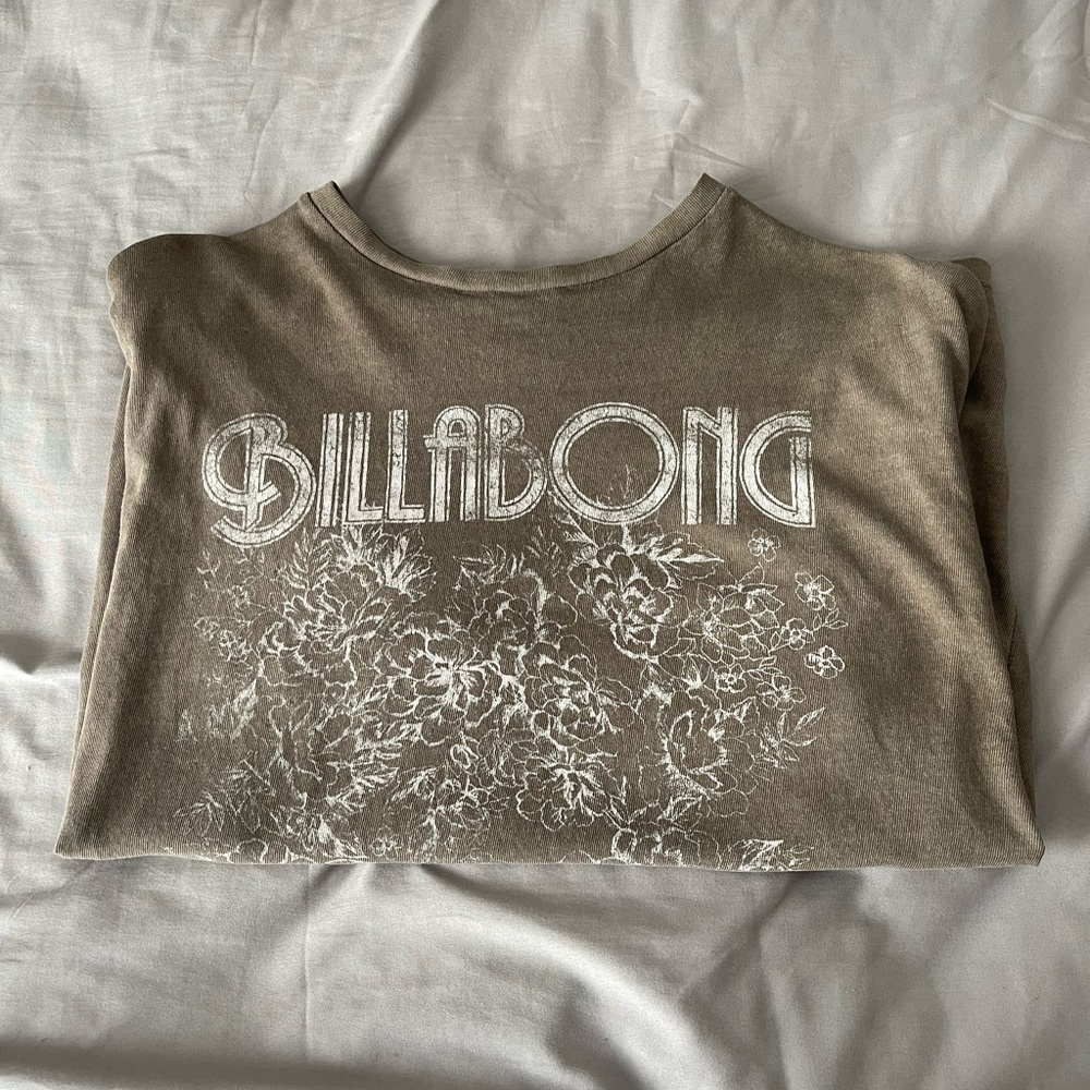 Never worn w/o tags!